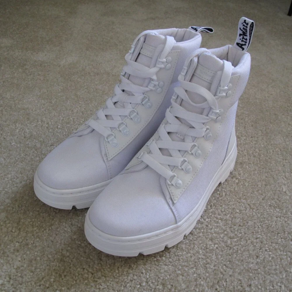 DR. MARTENS Combs White Boots NWT - Picture 3 of 11